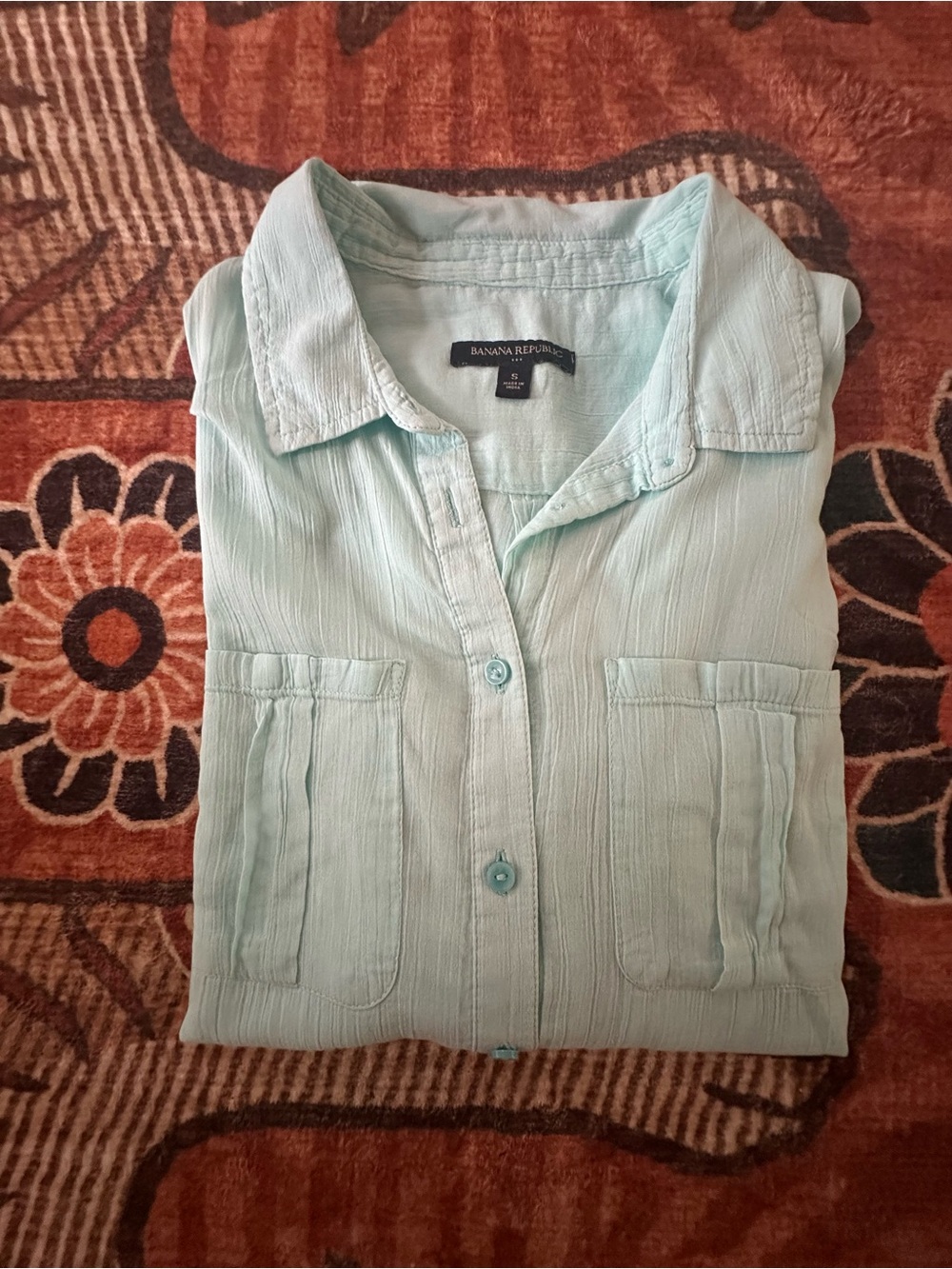 Banana Republic Mint Green Textured Button-Up Shirt